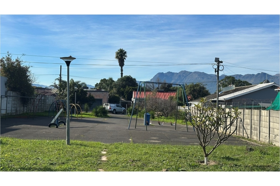 3 Bedroom Property for Sale in De Zoete Inval Western Cape